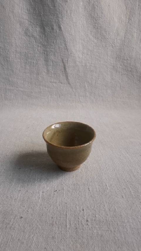 宋代岳州窑青釉小酒杯高42厘米杯径52厘米底足25厘米