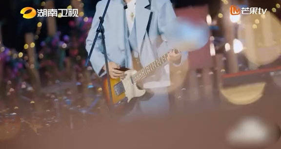 唔,姚政这首新歌真的好好听呀 这首歌的词真的是一绝啊……|新歌|姚政_新浪新闻
