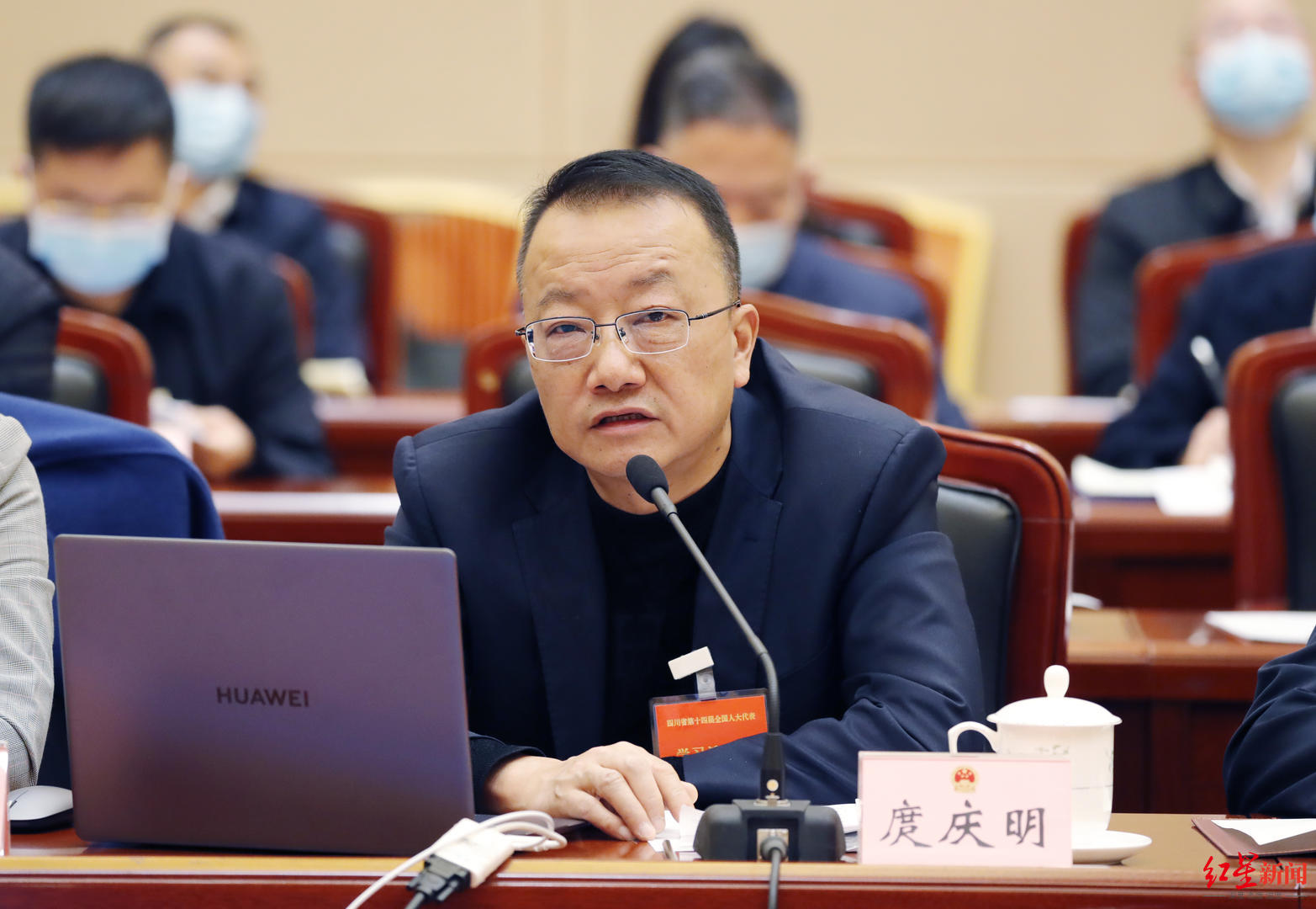 全国人大代表庹庆明建议：将春节法定假期增加2天，实际形成9天长假