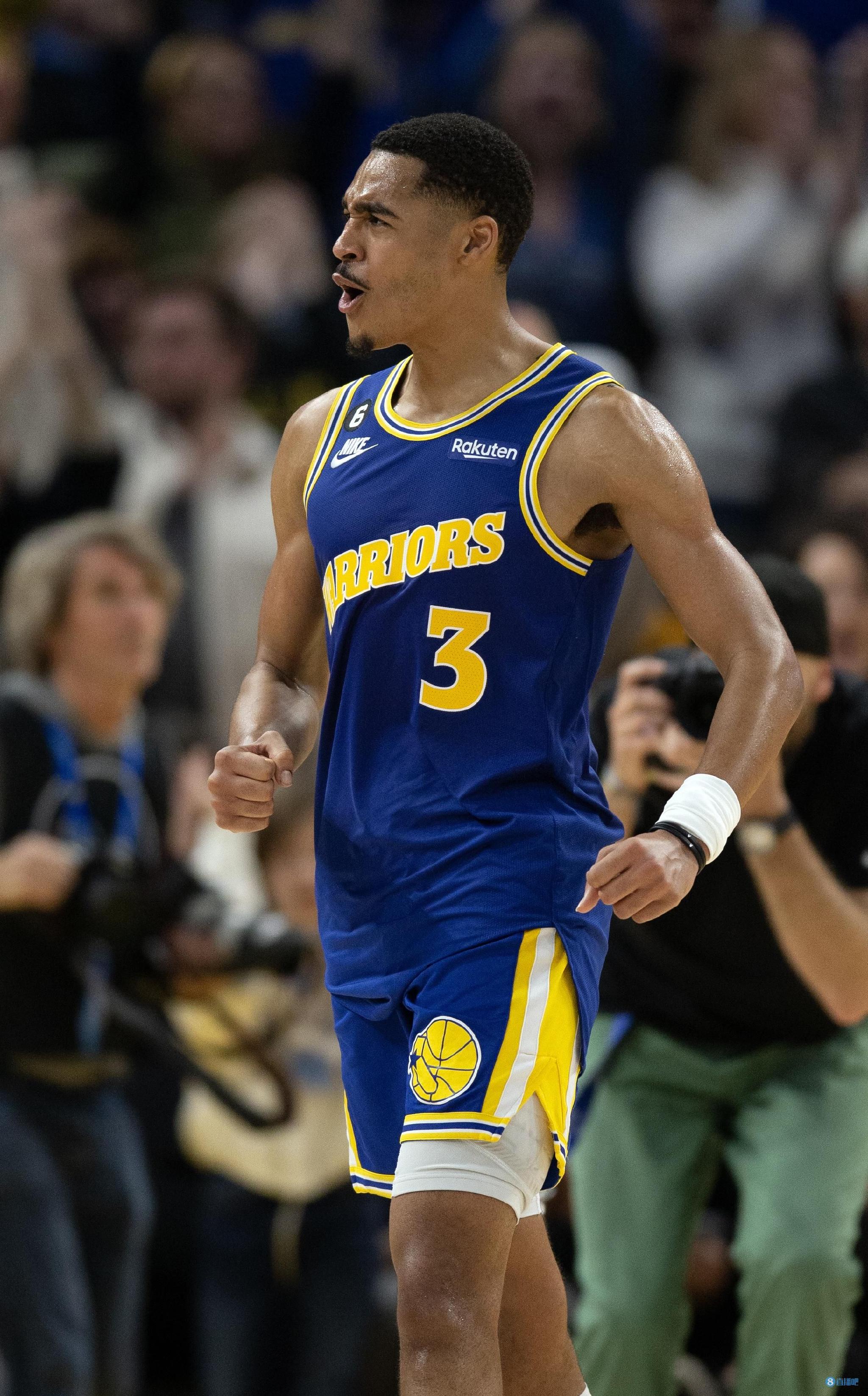 普尔本赛季第11次砍下30  单节20 生涯第二次做到|勇士_新浪新闻