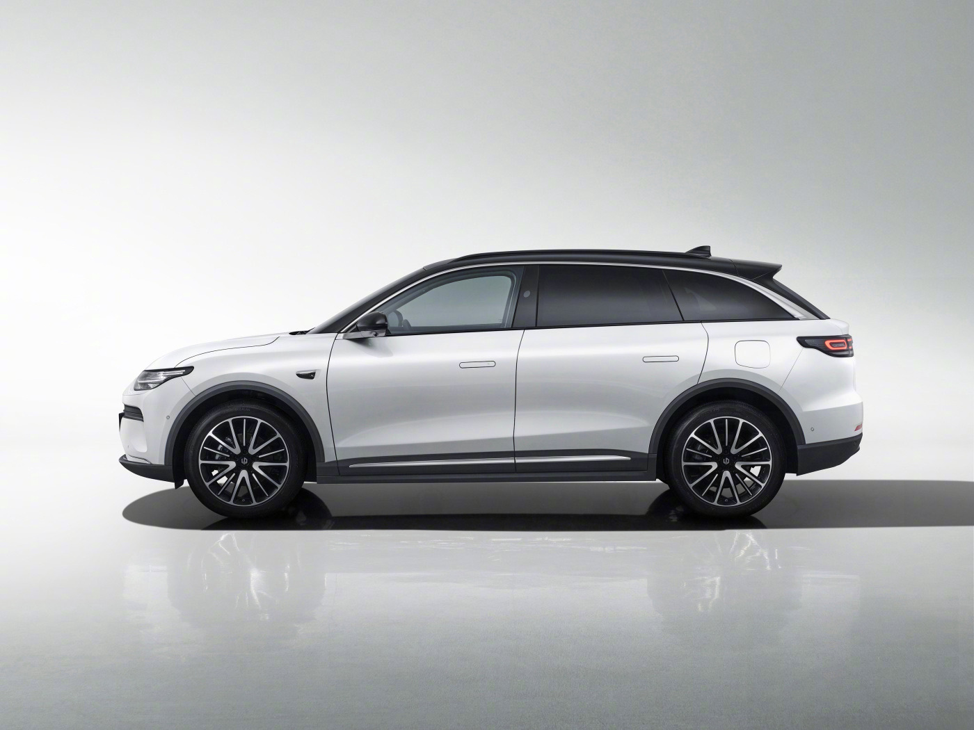 零跑c11增程版上市售14982198万元