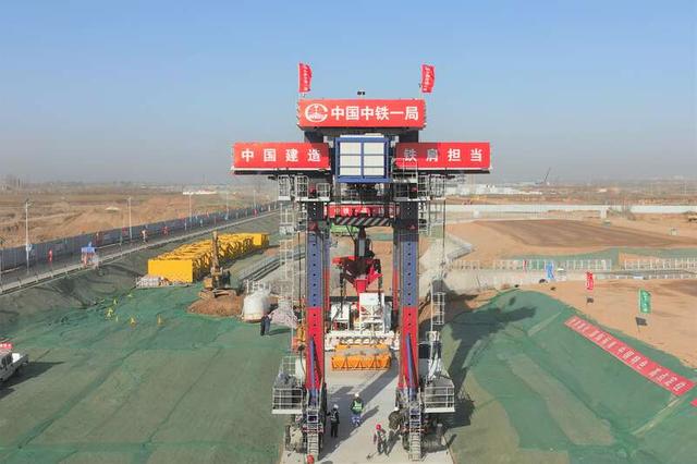 绿色装配式综合管廊U盾架管机正式始发现场。韩善有/摄