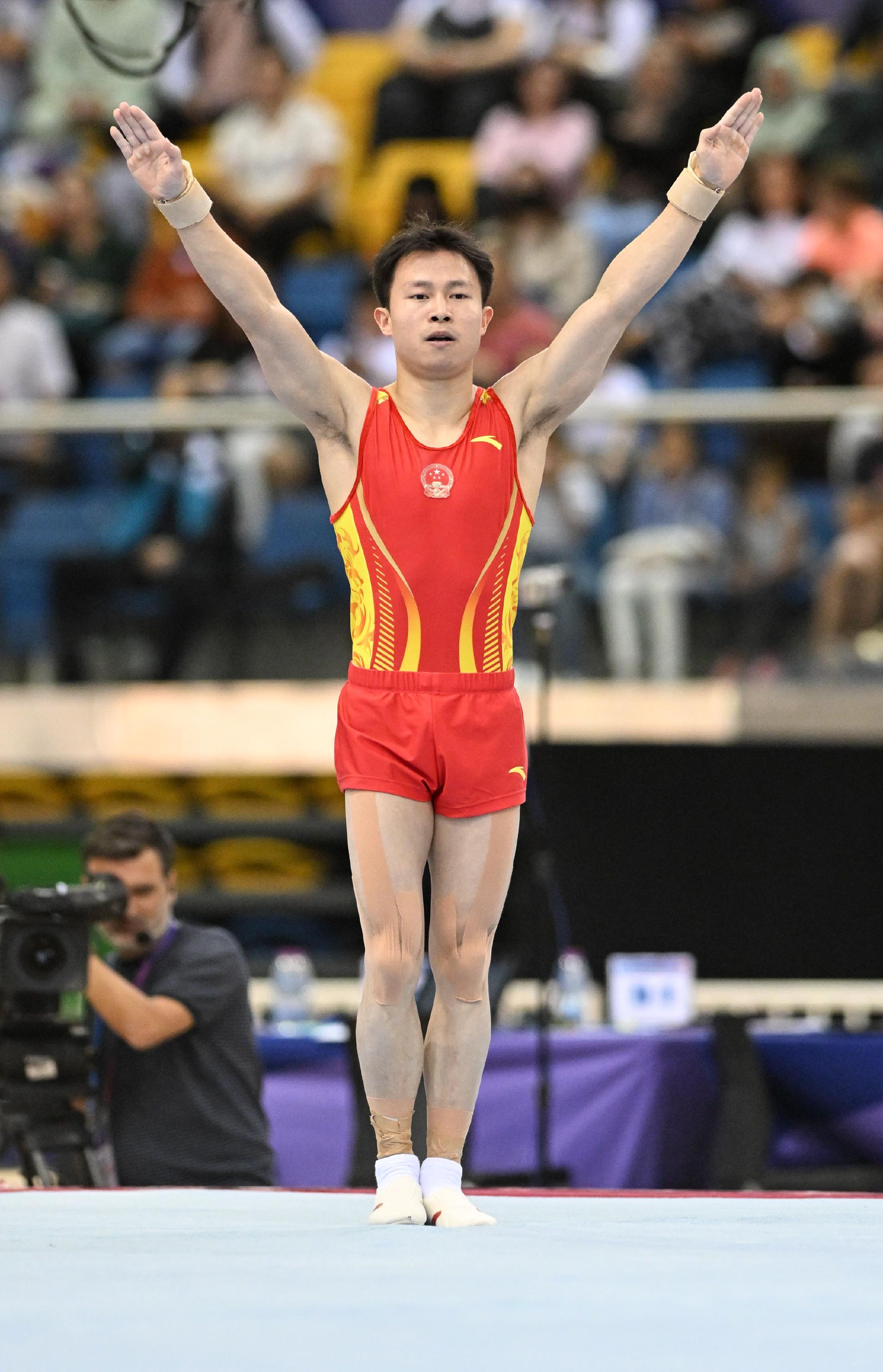体操——世界杯多哈站:陈治龙列男子自由体操第八|体操|尼库|自由体操