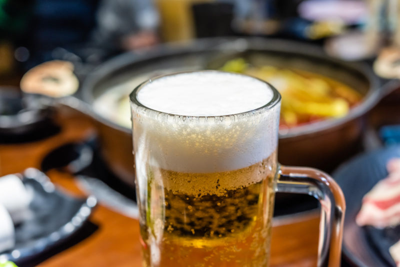 加码千亿火锅市场,拓展多元消费场景,重庆啤酒与后火锅跨界合作|重庆