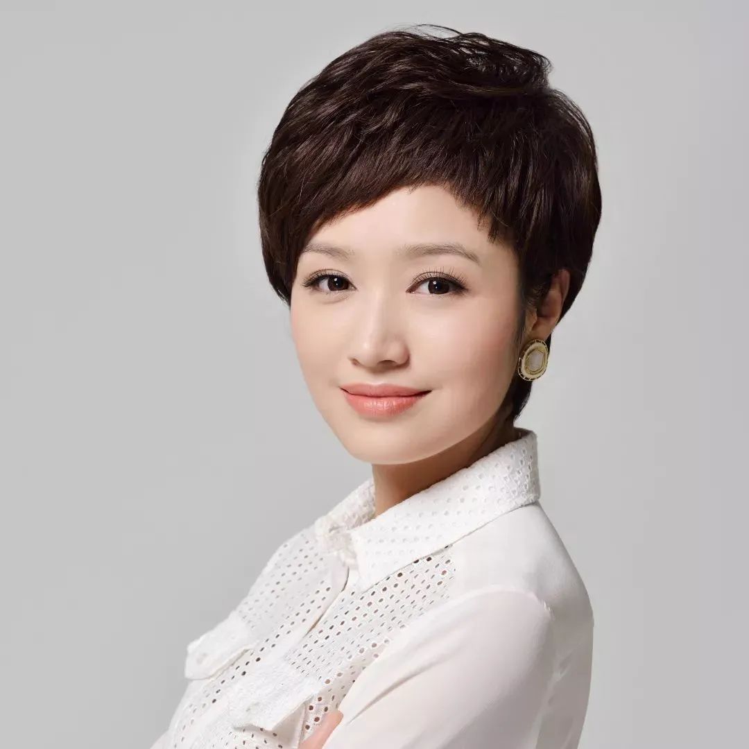 重庆广播电视集团(总台)融媒体新闻中心主持人何苗苗,进入重庆广播