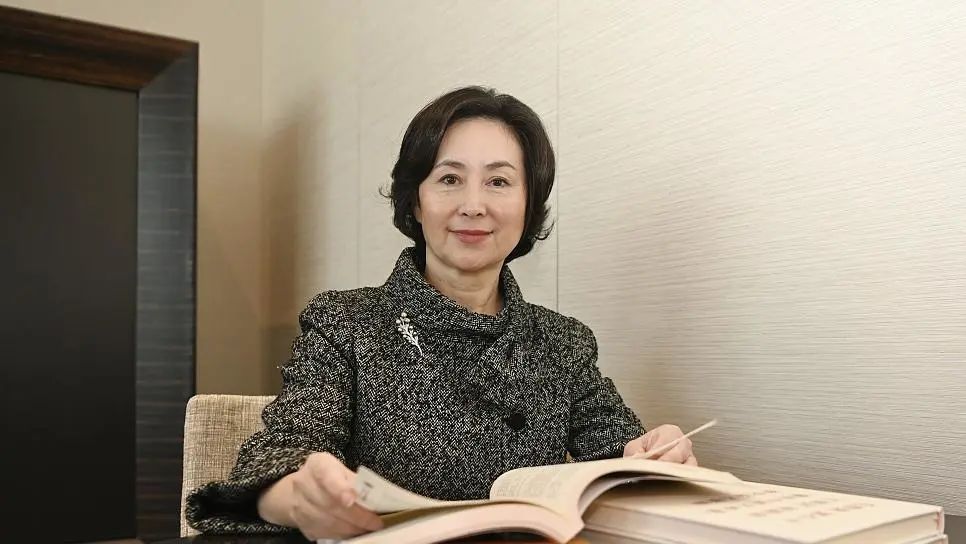 全国政协委员何超琼接受专访,提到了父亲何鸿燊__财经头条