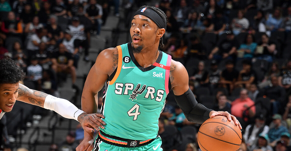 格拉汉姆轰下全场最高的28分|格拉汉姆|nba常规赛|火箭_新浪新闻