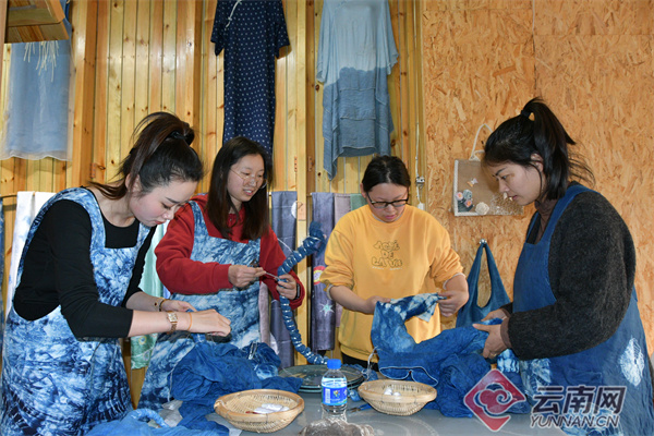 大理周城白族扎染 蓝了300年,难道就这样失传?...