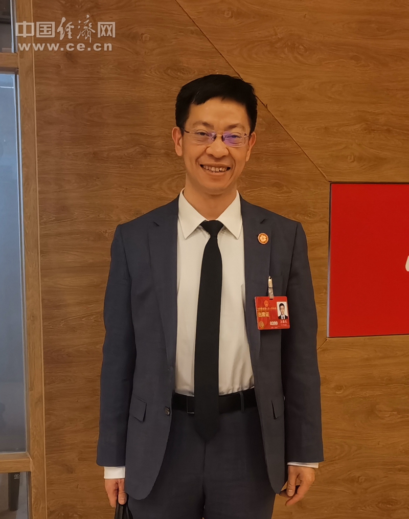 全国人大代表,辽宁大学校长余淼杰(受访者供图)