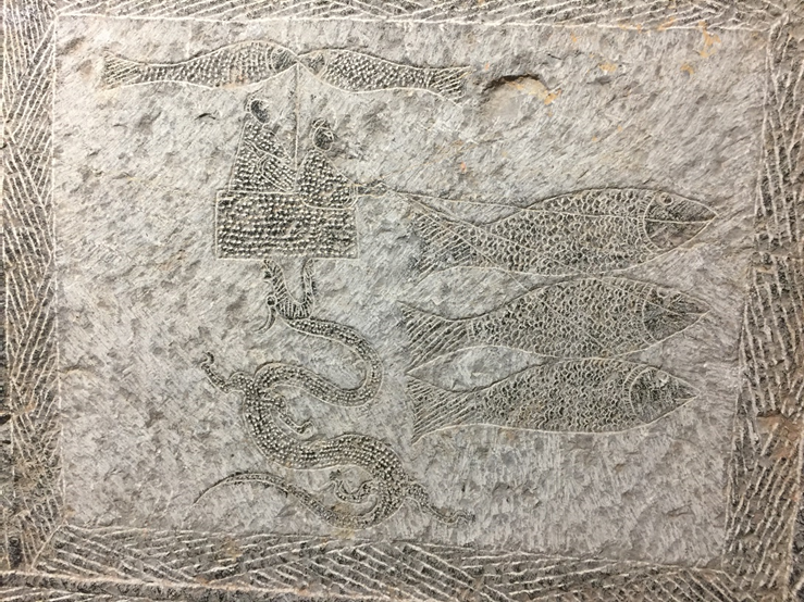 圖6：漢畫弓龍行圖&nbsp;[東漢畫像石，徐州漢畫像石館藏；筆者攝於2018年7月15日]