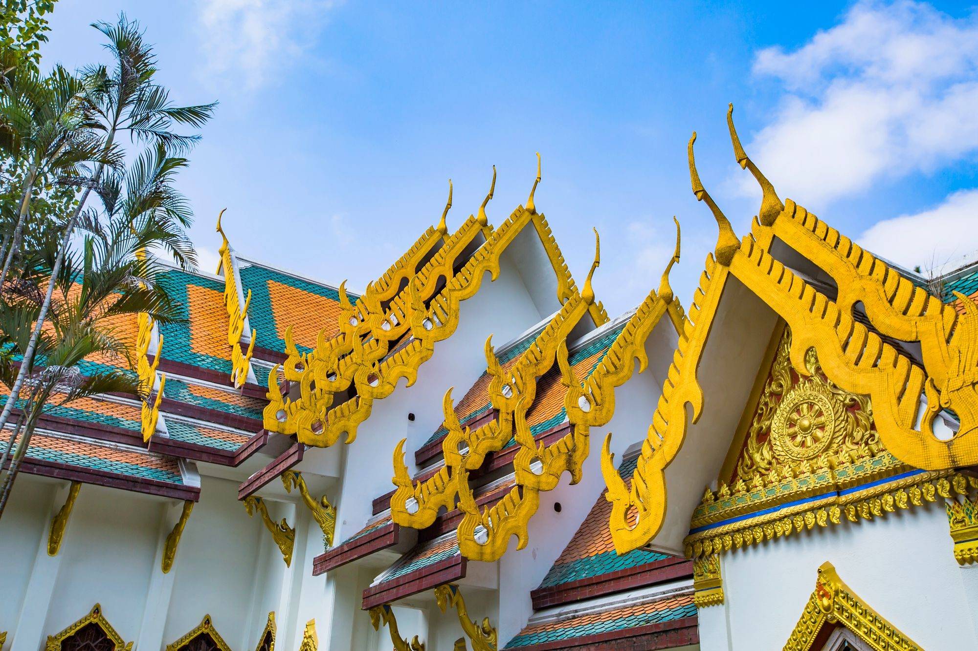 望江楼沿山坡而建,同样是中式名称泰式建筑.