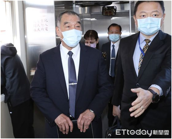 马祖台军沙滩写“没肉”抗议缺粮,台防务部门负责人道歉