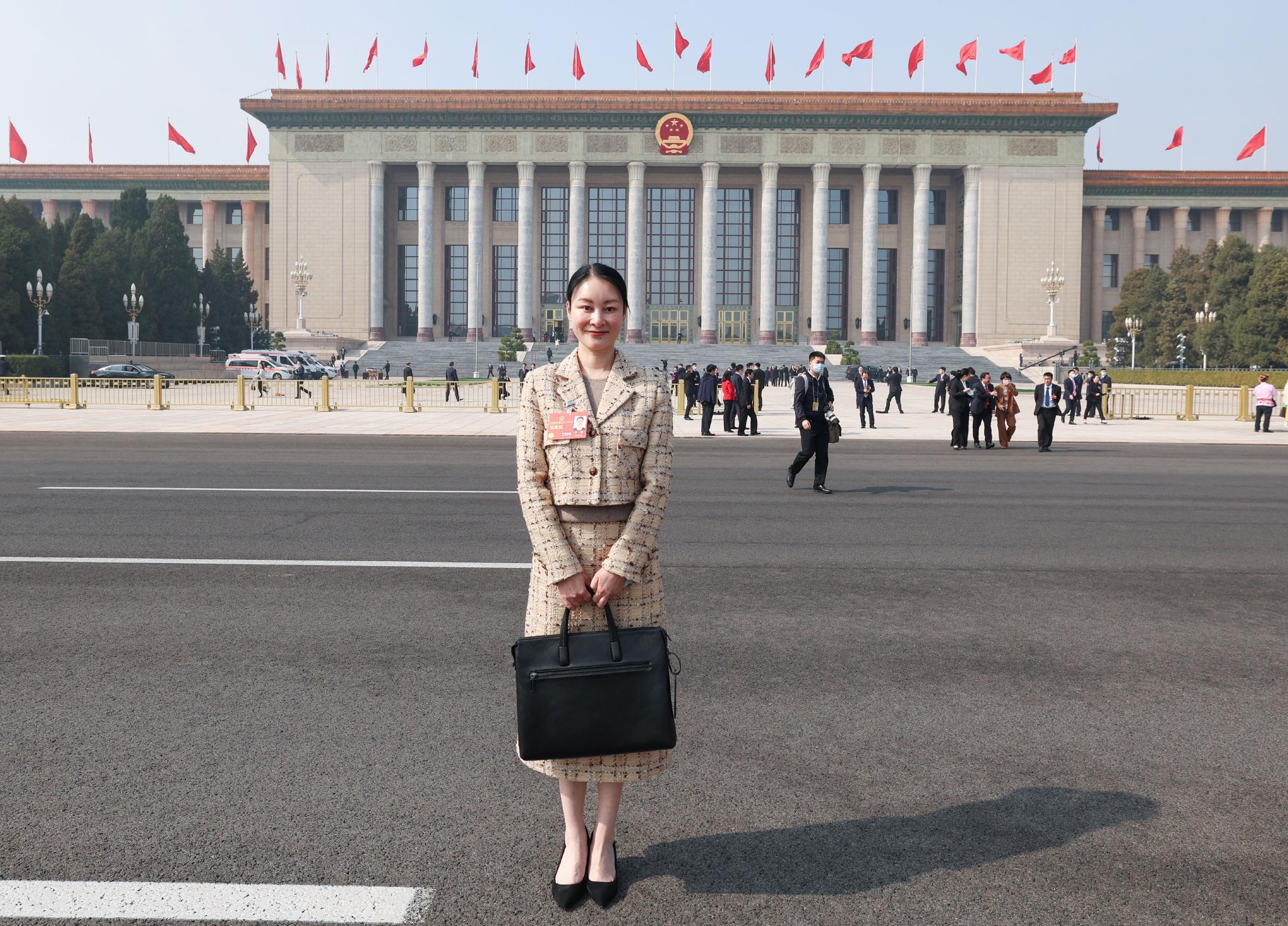 全国人大代表,泸州老窖品鉴创新中心总经理曾娜:产业化让"非遗"文化从