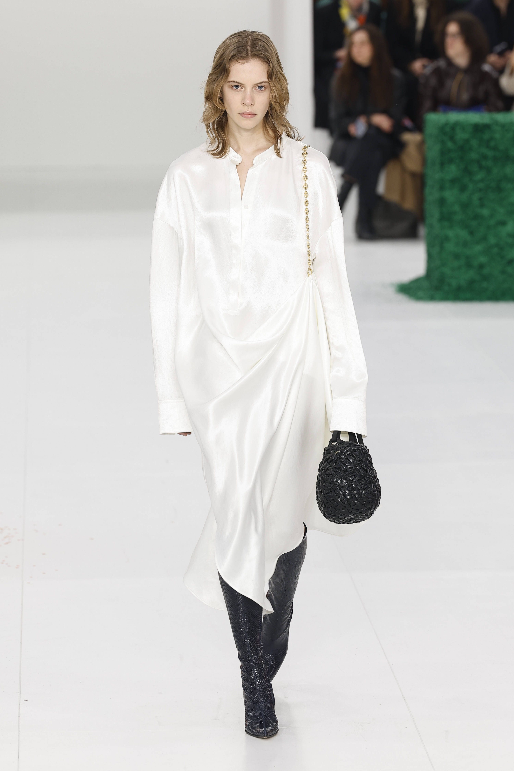 巴黎时装周——罗意威品牌时装秀|罗意威|秋冬|巴黎时装周_新浪新闻