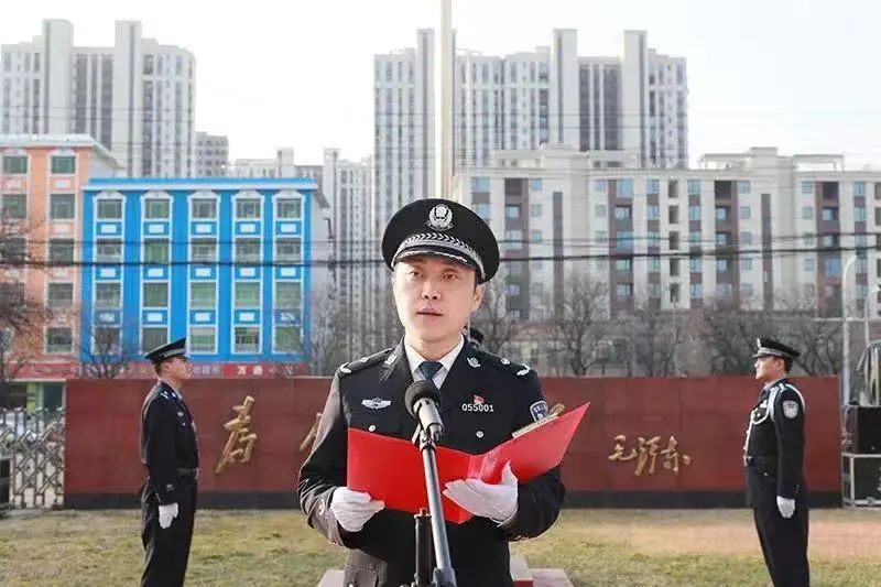 张飞简历张飞,男,汉族.1977年1月出生,中共党员.