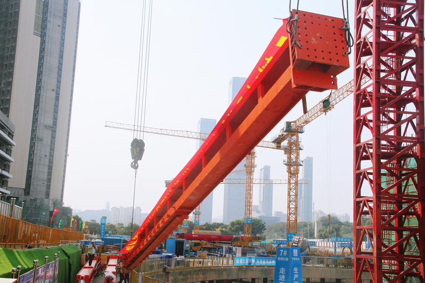 新一代“空中造楼机”亮相深圳 助力城市更新建设|深圳市_新浪新闻