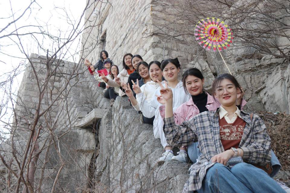 陌上花正盛，女神踏春来！中国银行滨州分行三八妇女节户外踏春休闲区蓝鸢梦想 - Www.slyday.coM