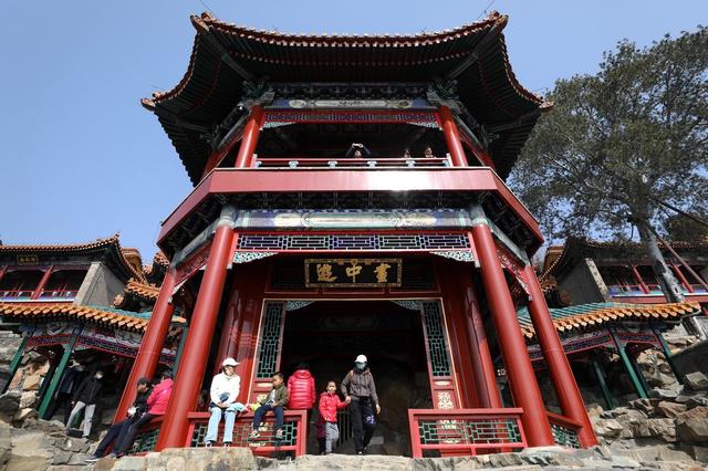 北京颐和园"画中游"景区重新开放