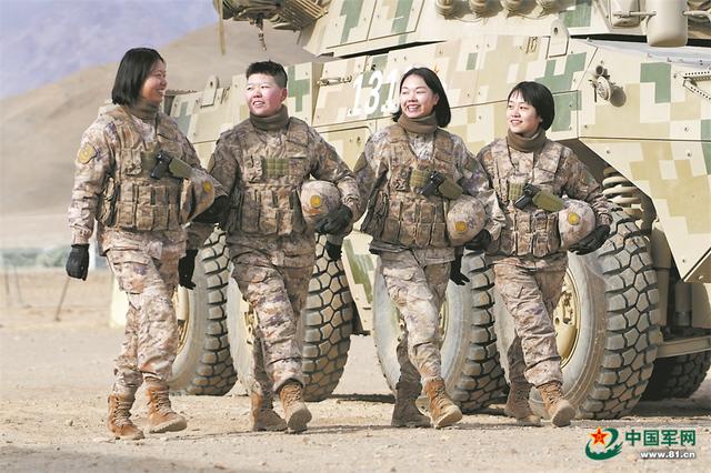 "铿锵玫瑰"在沙场绽放|王倩_新浪财经_新浪网