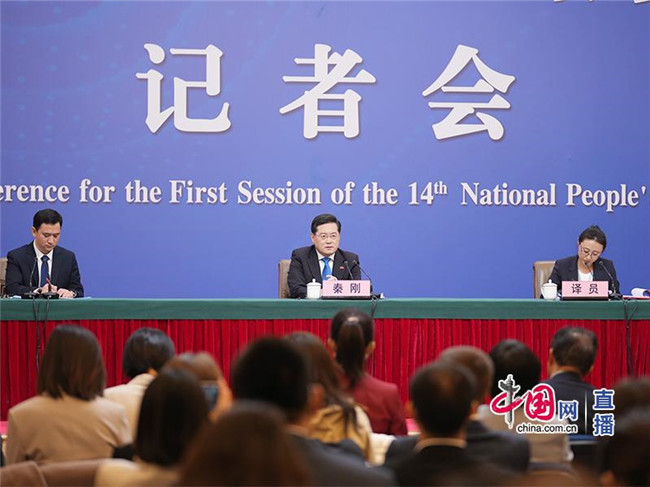 3月7日,十四届全国人大一次会议举行外长记者会,外交部长秦刚回答中外