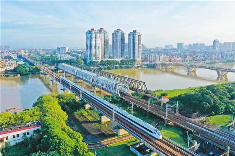 广铁集团助力粤港澳大湾区经济发展|高铁|铁路|粤港澳大湾区_新浪新闻