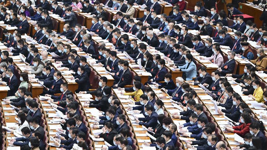 3月7日下午3时，十四届全国人大一次会议在人民大会堂举行第二次全体会议。新华网 图