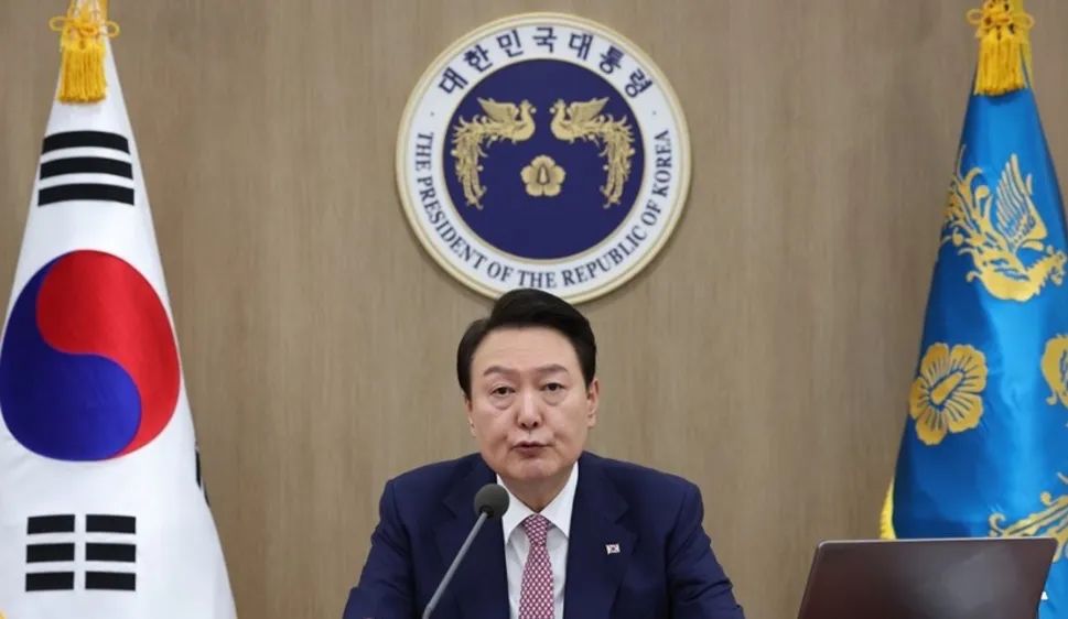 尹锡悦3月7日在国务会议上讲话的画面。图自韩媒