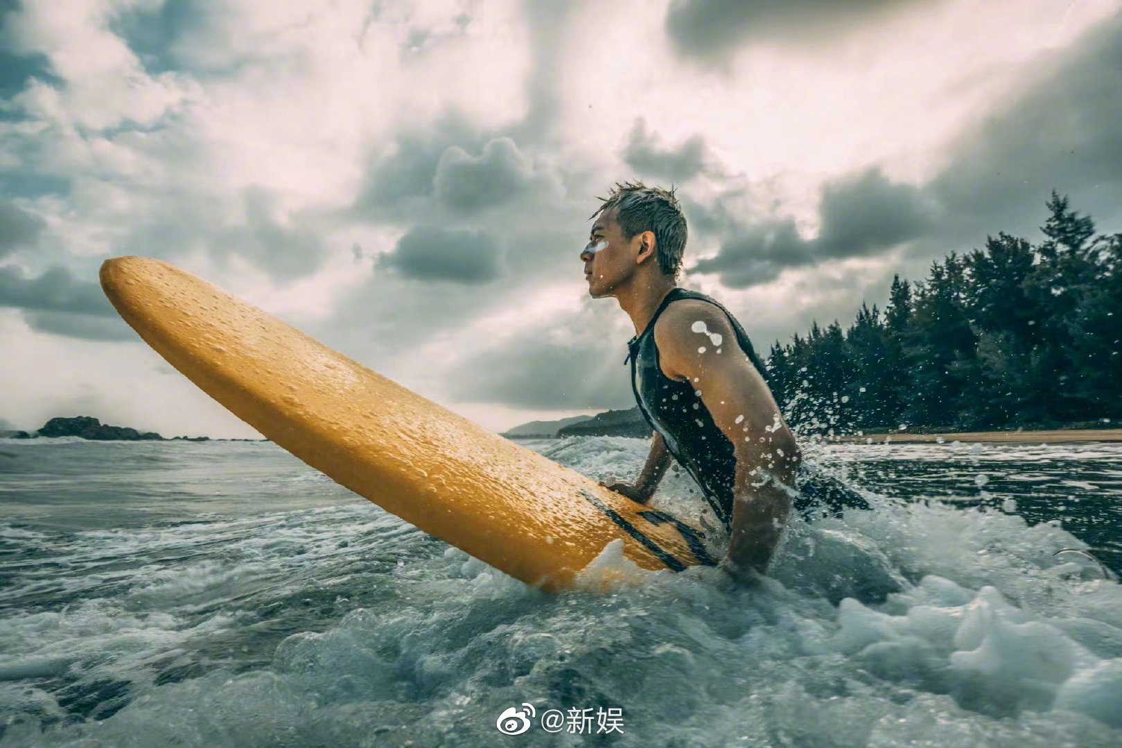 现哥手臂肌肉线条太绝了!|李现|冲浪|手臂_新浪新闻