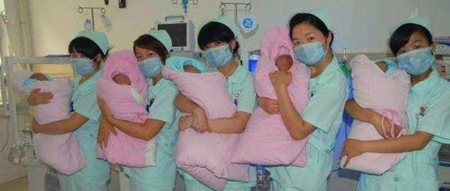 中国首例5胞胎长大了,父亲劳累过世,现状曝光经历让人唏嘘…|王翠英|胞胎|父亲_新浪新闻