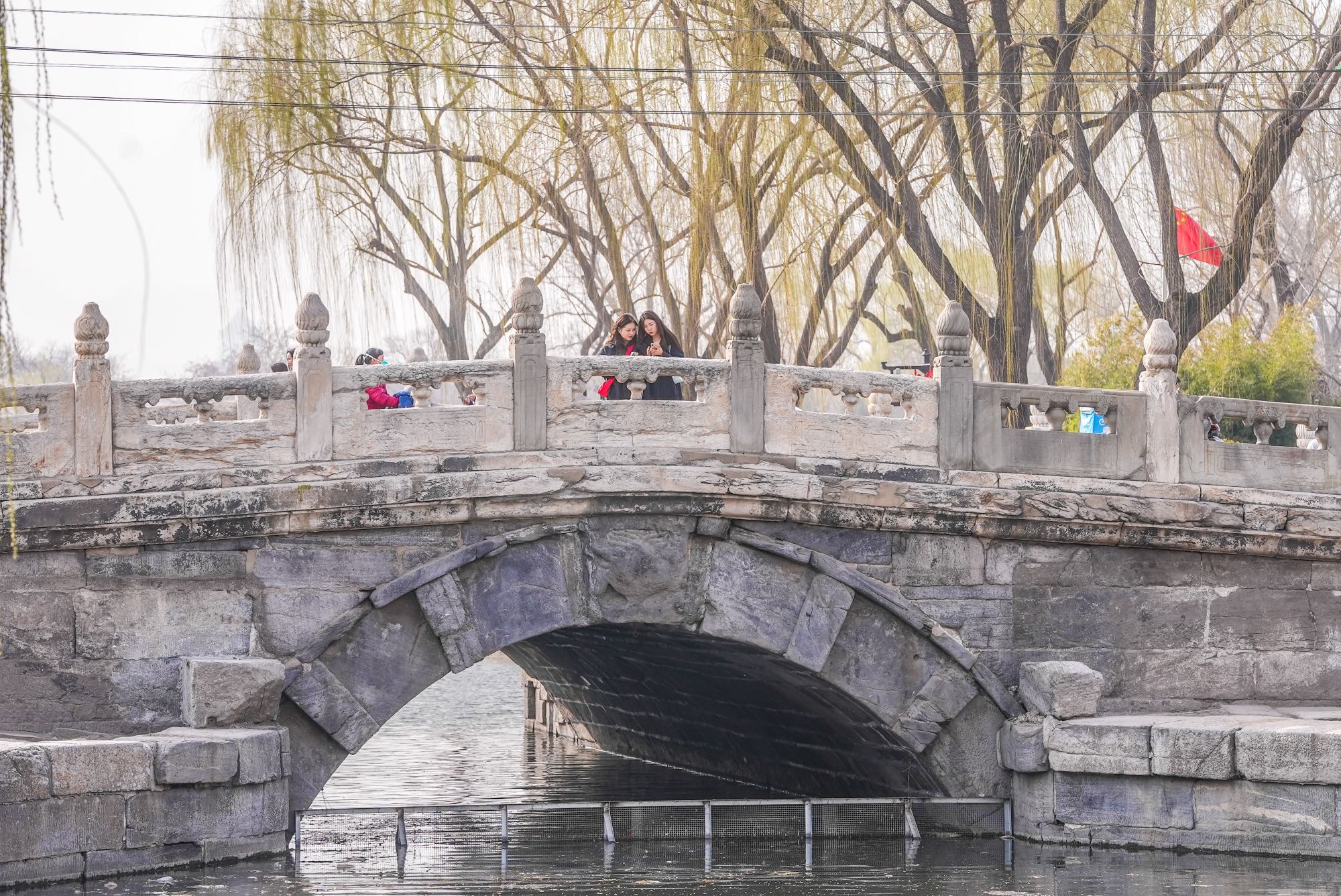 拆除绑缚管线北京中轴线上屹立700余年的万宁桥亮出真身