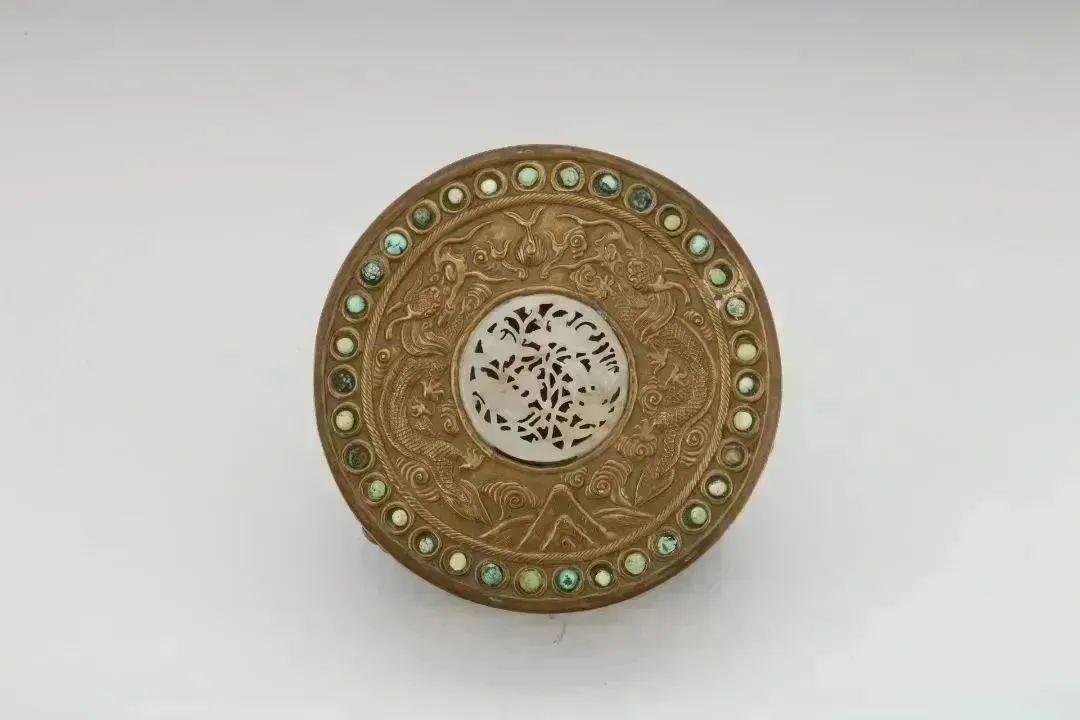 藏"妆匣""妆奁",是中国古代女子对于首饰盒的称呼