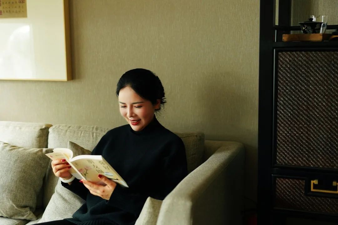 对于王洁来讲,作家就是用文字去回答对生命,时间,人生的独特感受和