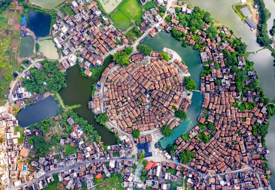俯瞰八卦村(来源:@一路南风)