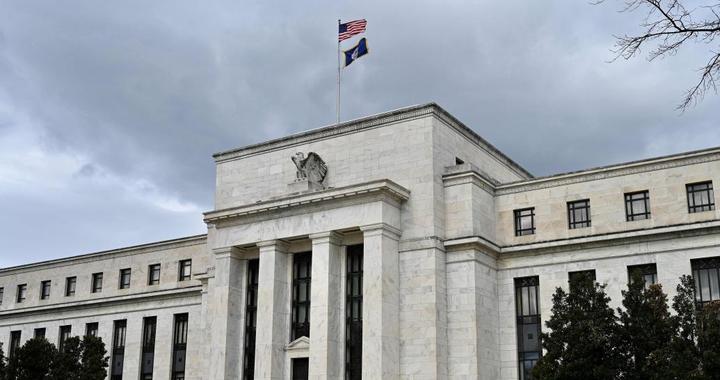 美联储主席：美联储或加快加息，利率高点可能超出此前预期