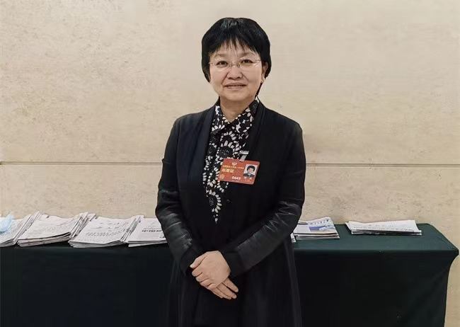 (全国政协委员,江苏省住房和城乡建设厅厅长周岚.受访者/图)