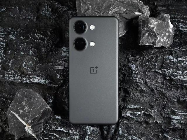 用完一加Ace 2V玩游戏 我把我弟红米扔了