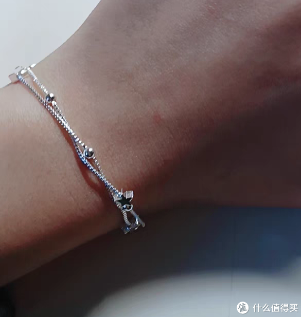 戴手链拔插头引发“爆炸”？这算什么：零线“没电”才...