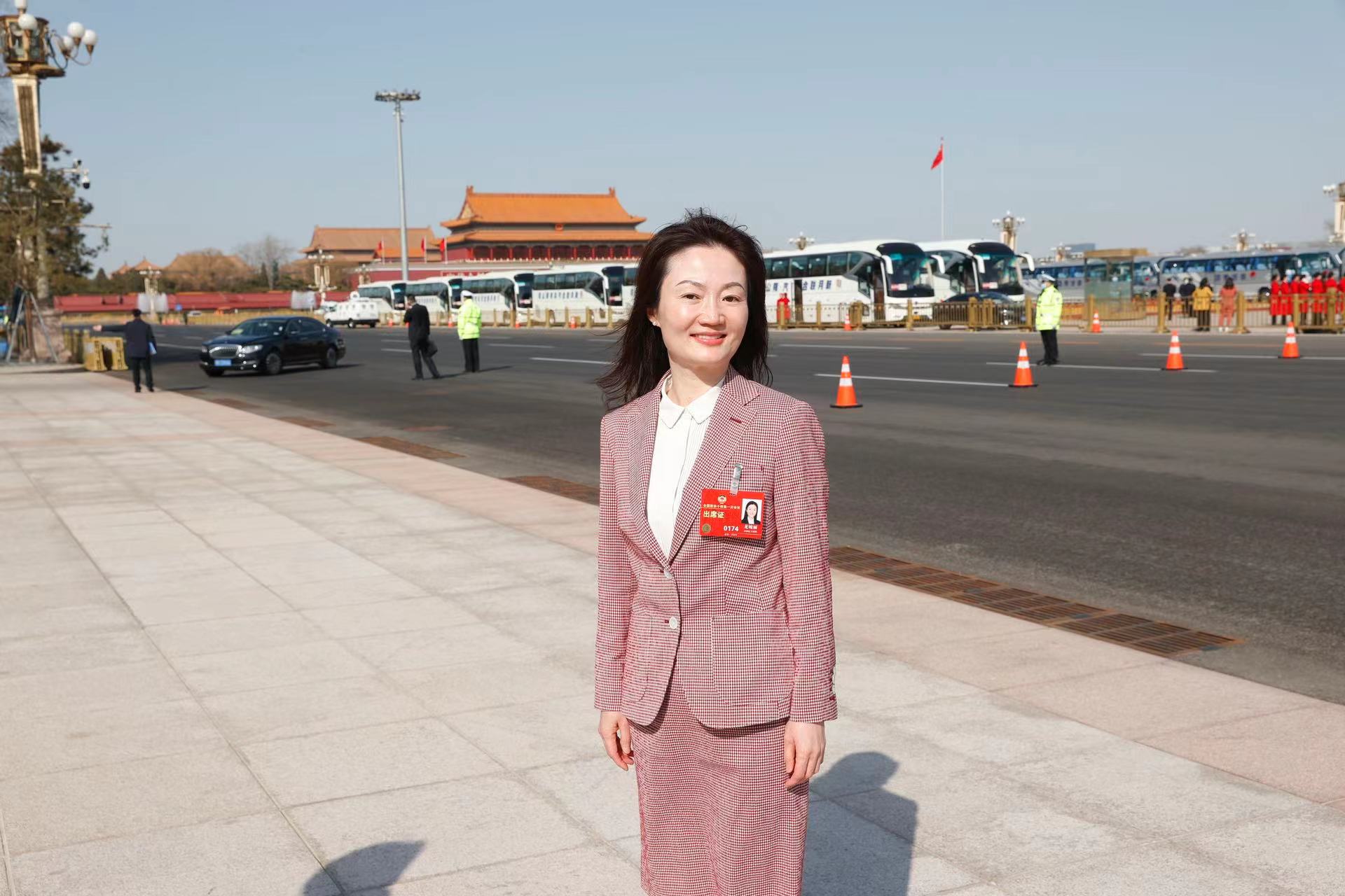 全国政协委员,上海市静安区副区长龙婉丽 受访者 供图