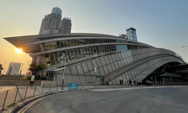 香港西九龙高铁站 士心摄