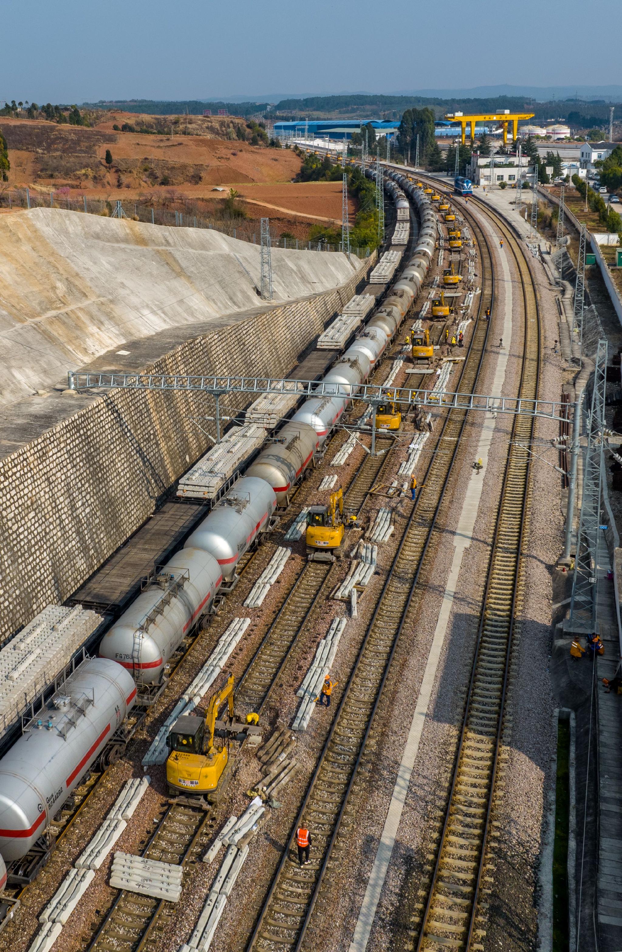 南昆铁路大修施工全面展开