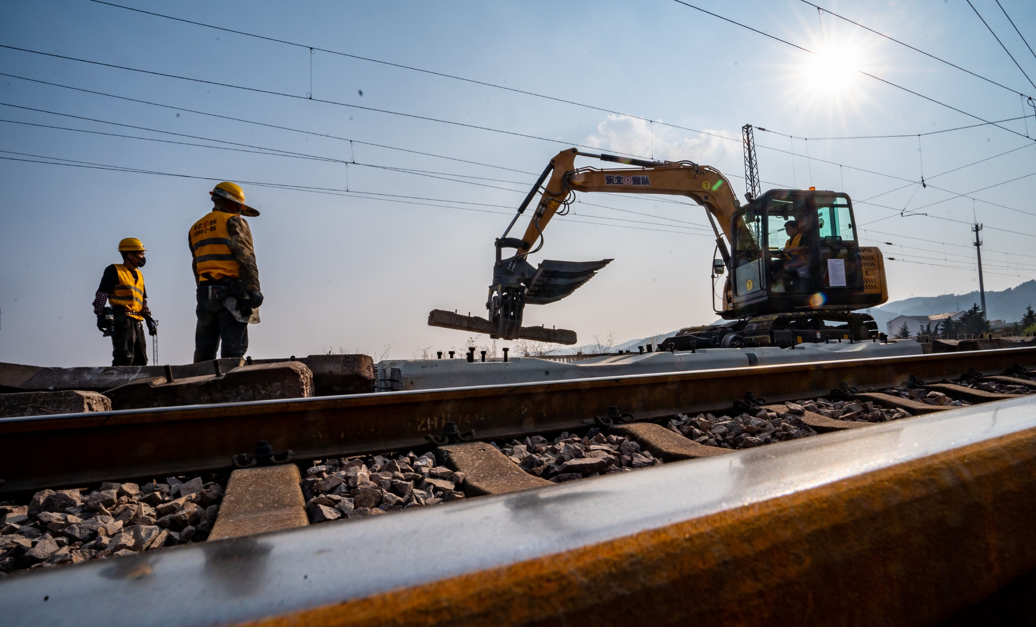 南昆铁路大修施工全面展开