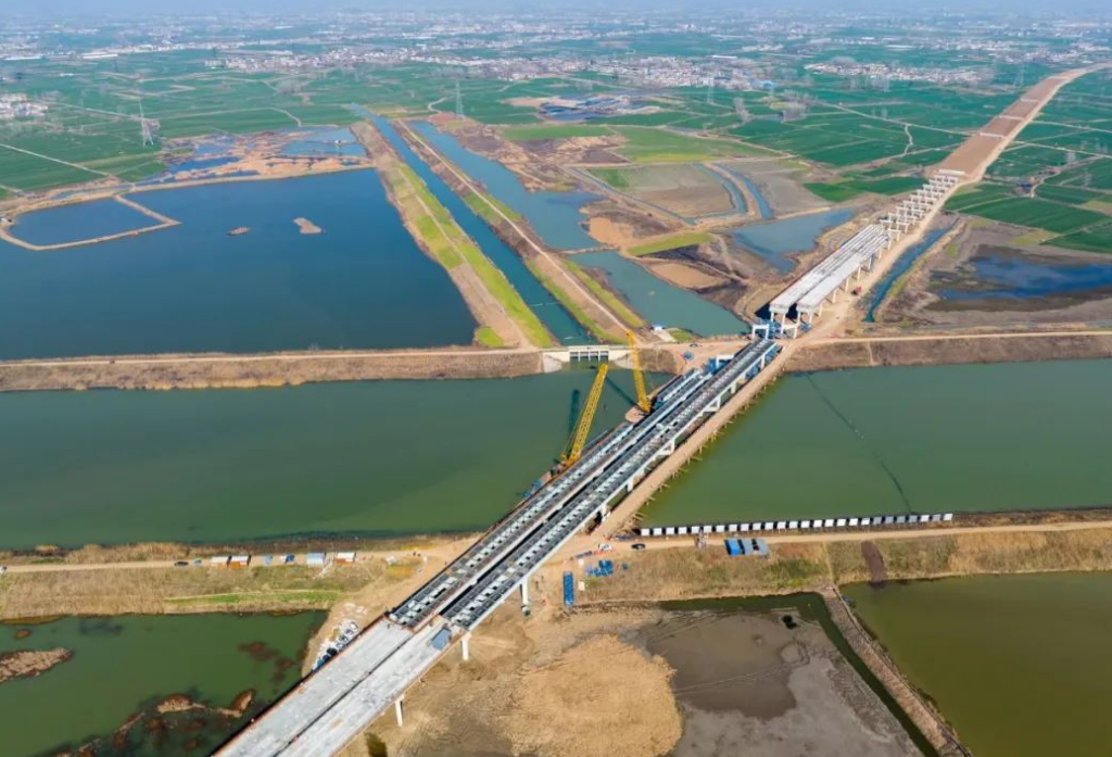 合周高速寿颍段润河特大桥顺利合龙|高速|安徽省_新浪新闻