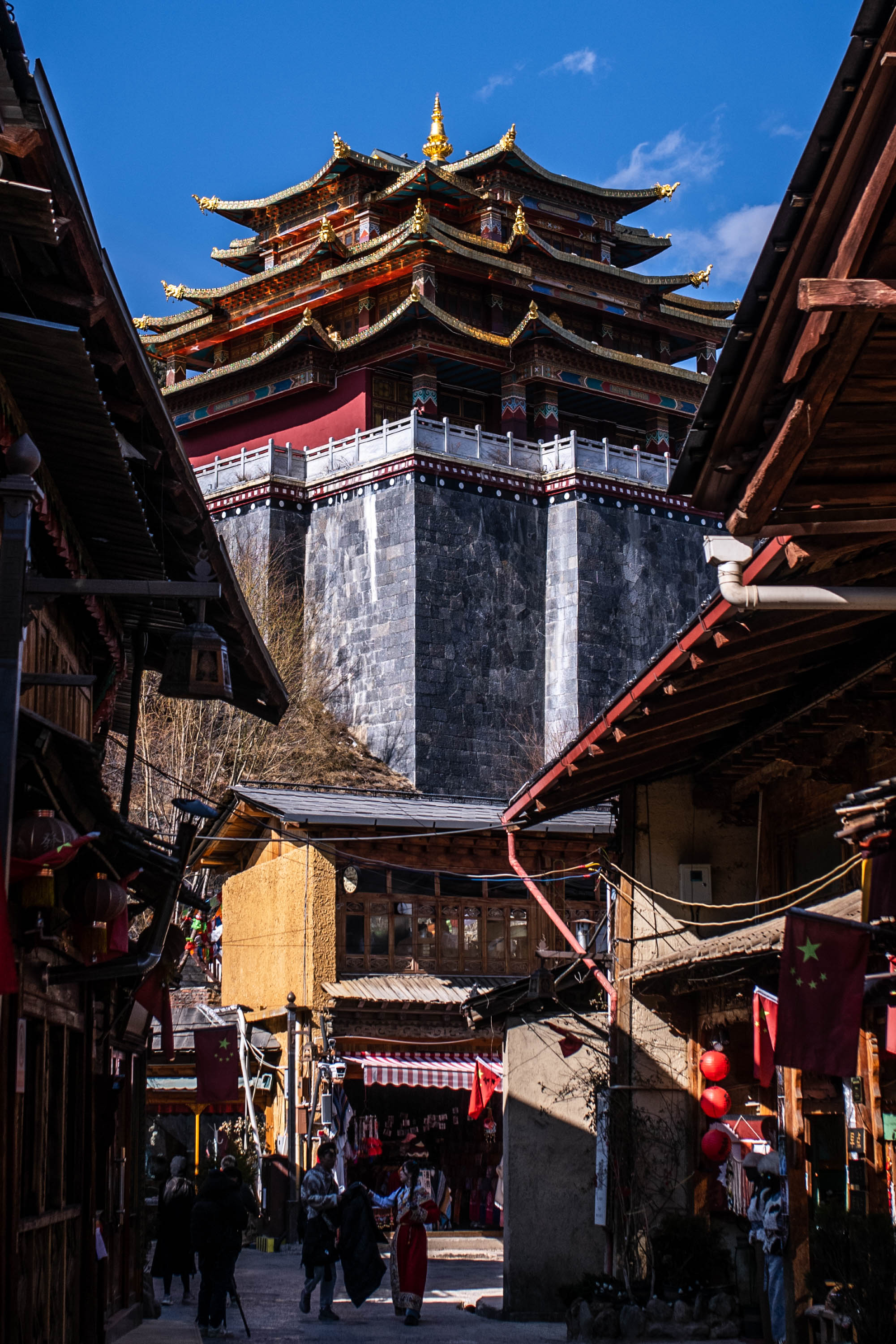 云南迪庆:高原美景引游人|独克宗古城|高原|梅里雪山_新浪新闻