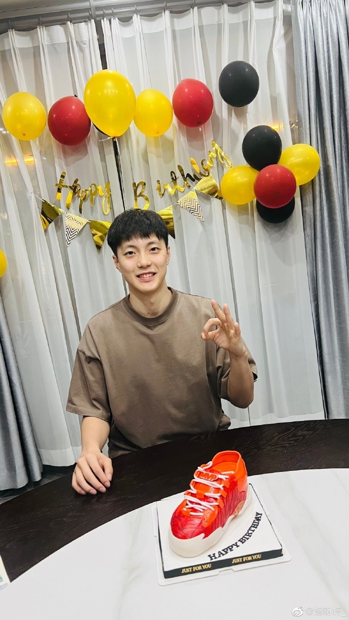 91909098|胡明轩|生日|生命_新浪新闻