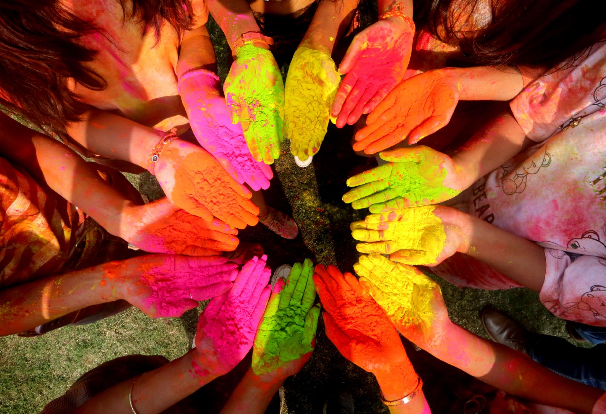 印度:洒红节上的绚丽色彩|印度|新华社|北京市_新浪新闻