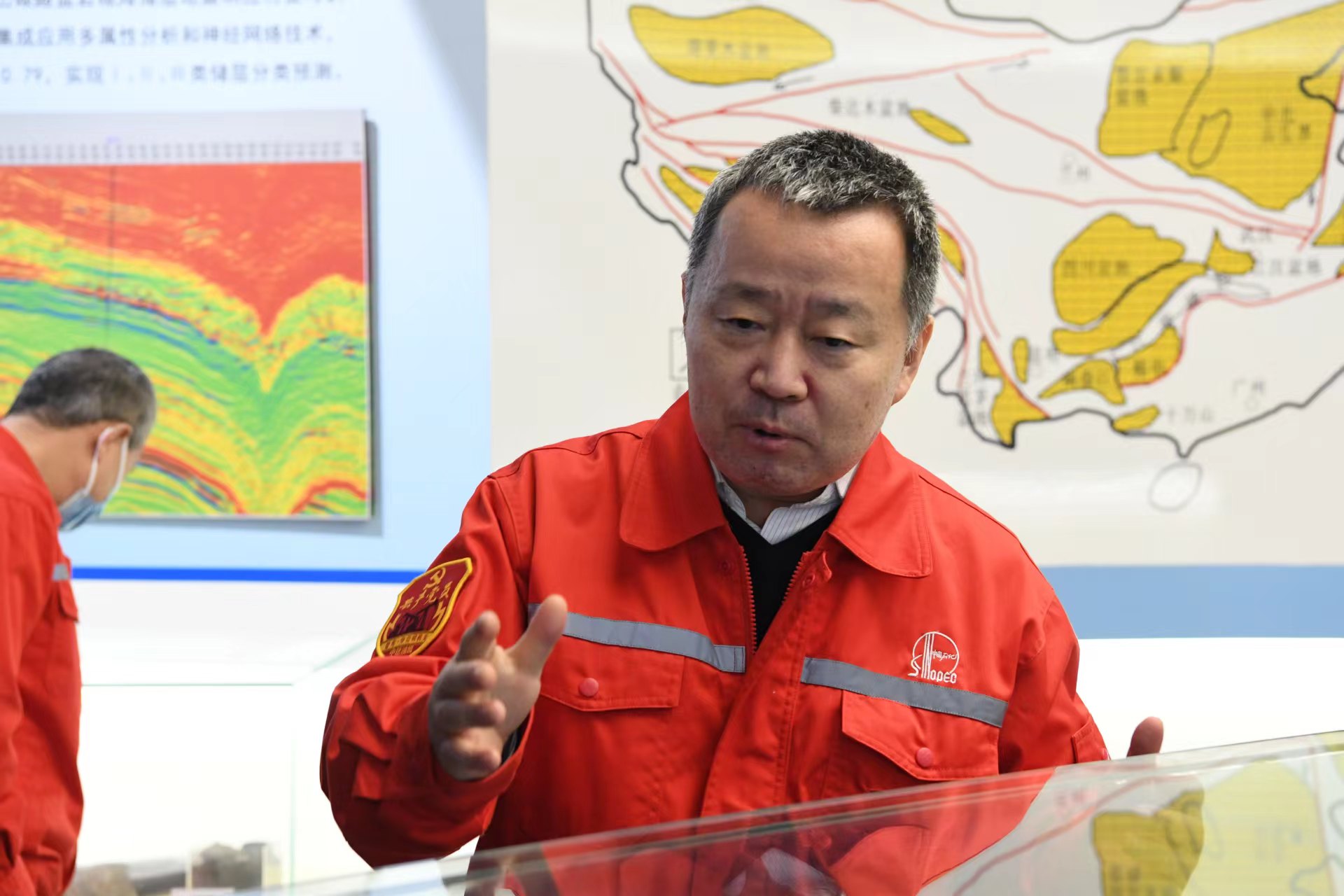 两会专访全国人大代表张庆生提高绿氢消费比重统筹规划全产业链