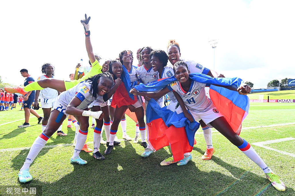 海地女足拿到了世界杯参赛资格，她们和中国队分在了一个小组。