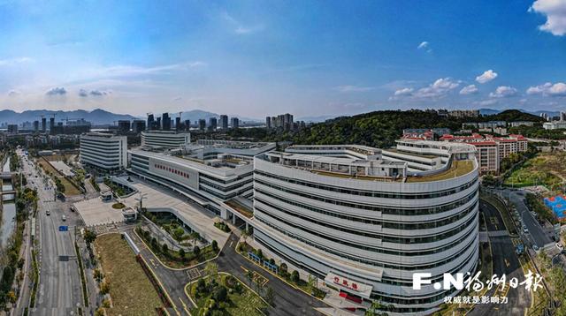 孟超肝胆医院金山新院外景.记者 石美祥 摄