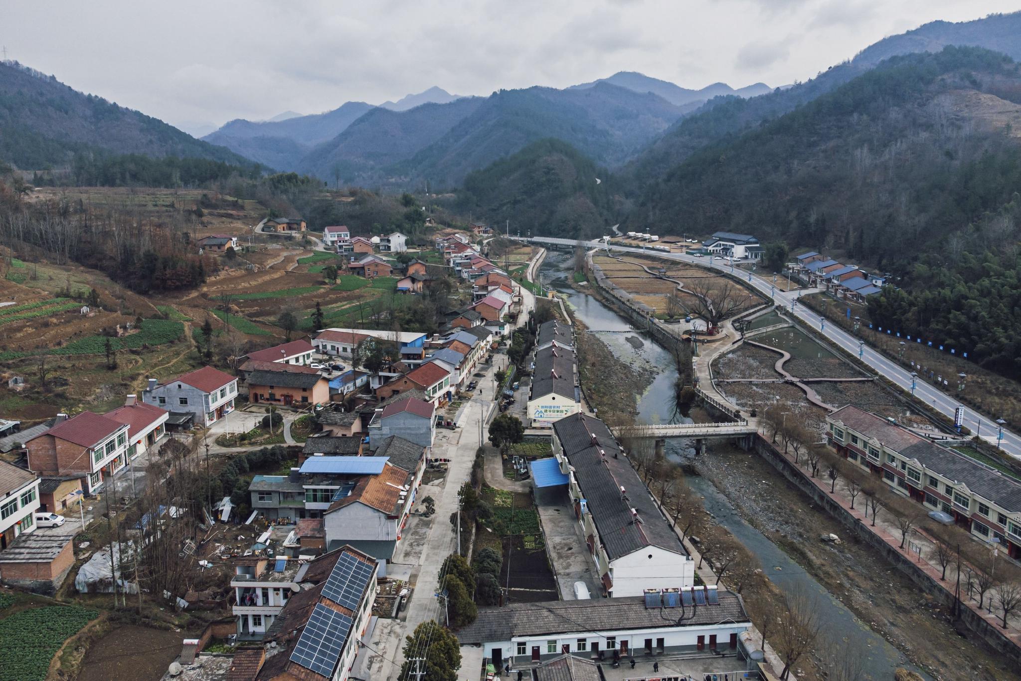 乡村振兴新样本:在陕南的屋顶,一次"金融 公益"试验|乡村振兴_新浪
