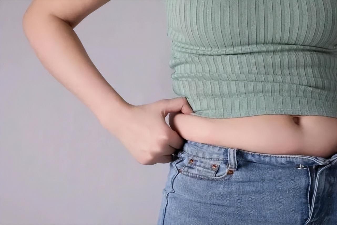 一长胖就先胖肚子,这种情况你有吗?到底是哪里的问题?